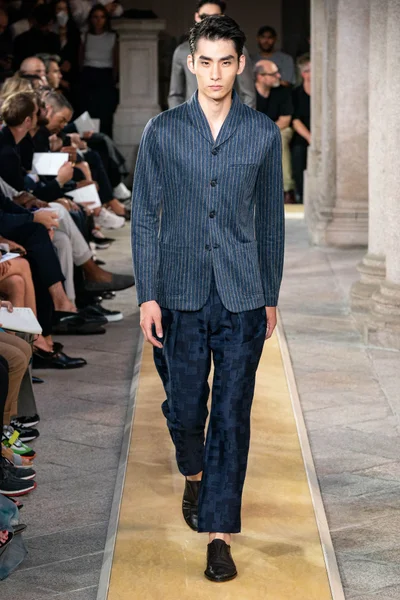 Look 14